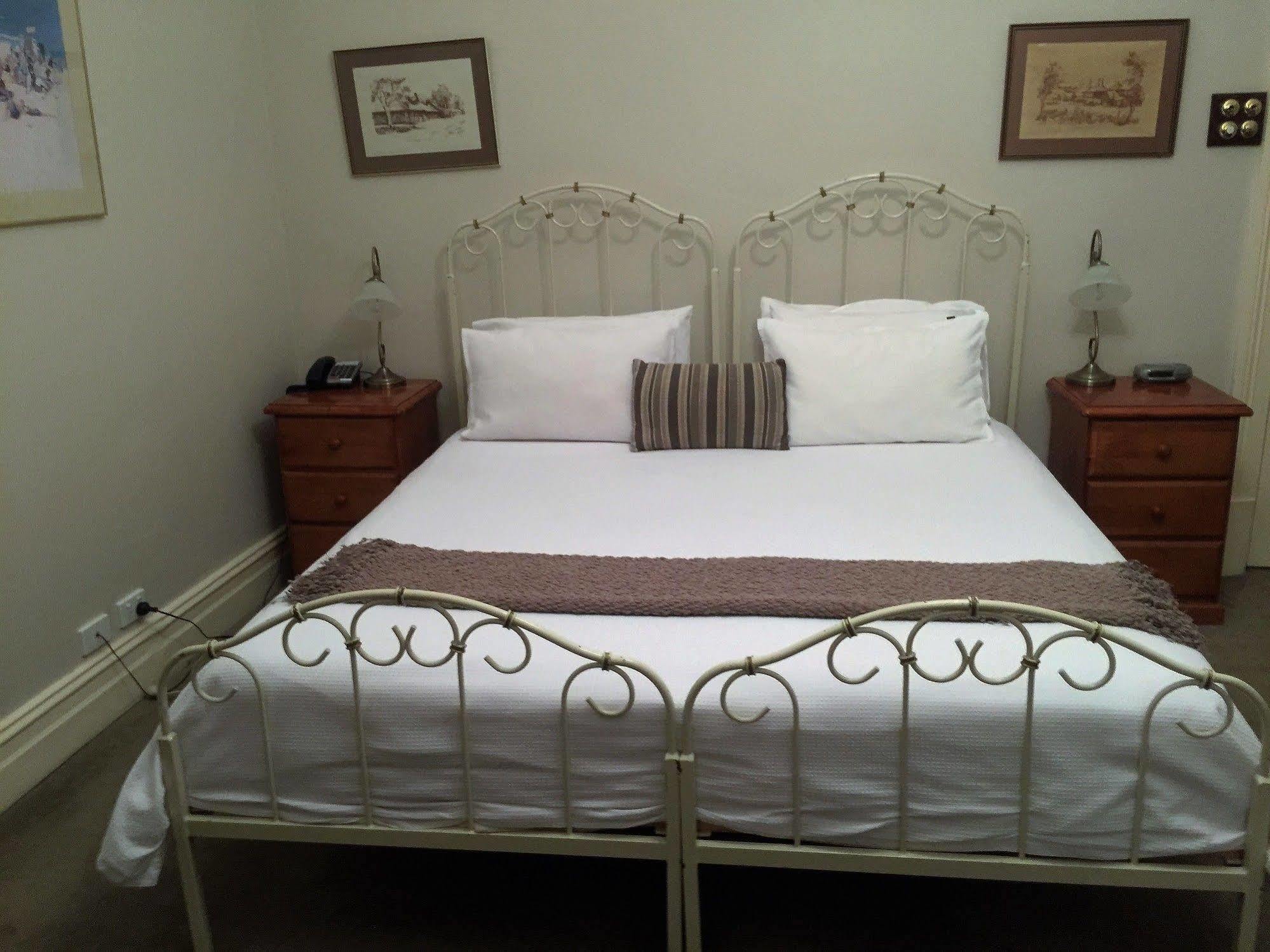 West Perth Arundels Boutique Accommodation מראה חיצוני תמונה