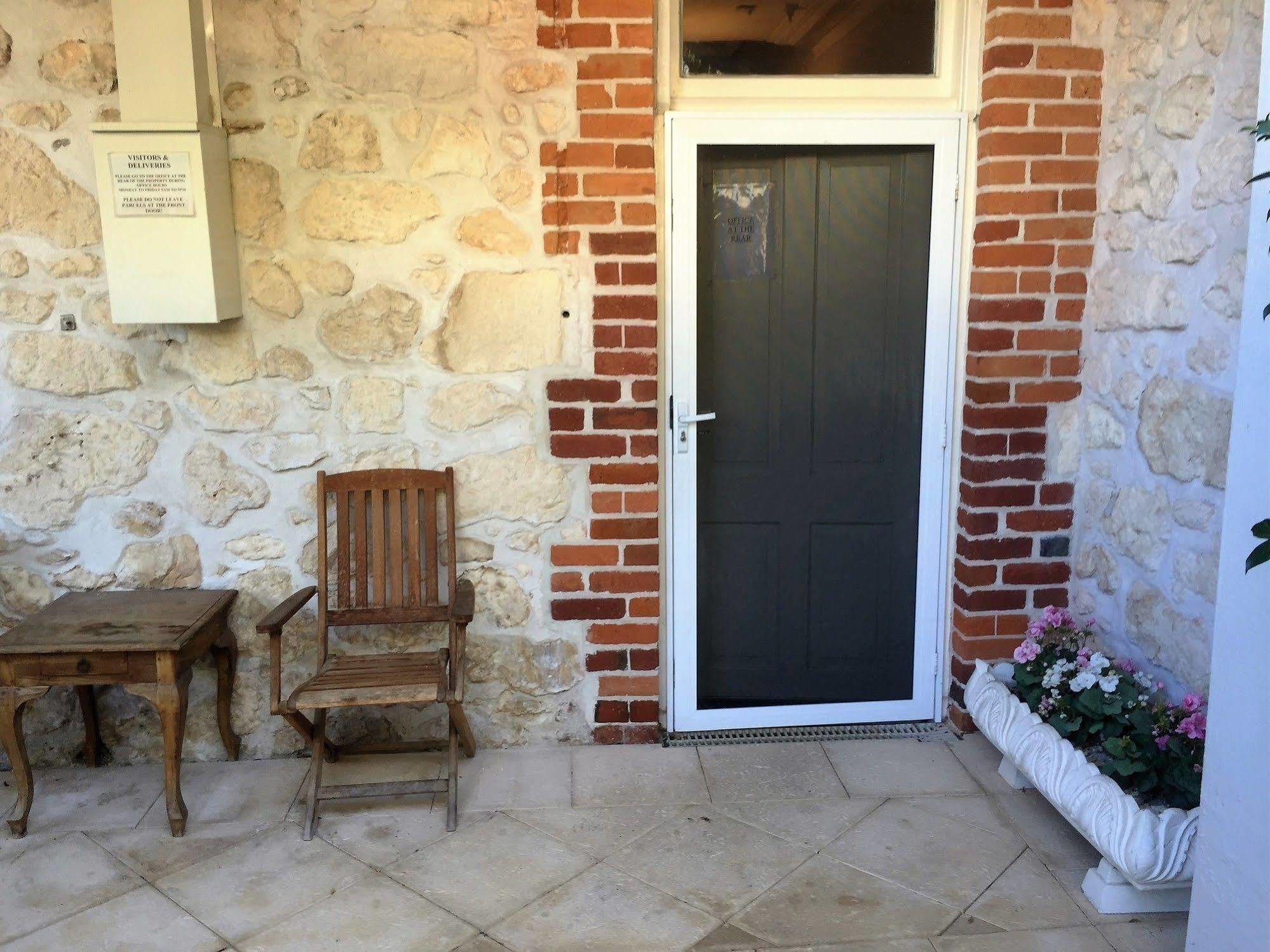 West Perth Arundels Boutique Accommodation מראה חיצוני תמונה